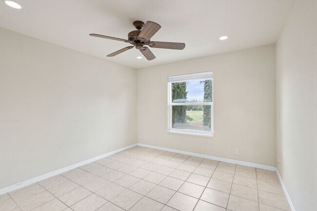 Building Photo - 2 Bedroom, 2 Bath Home with Vineyard Views on a Gated 11-Acre Property