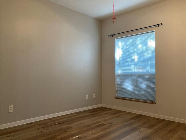 Building Photo - 6500 Harbor Town Dr