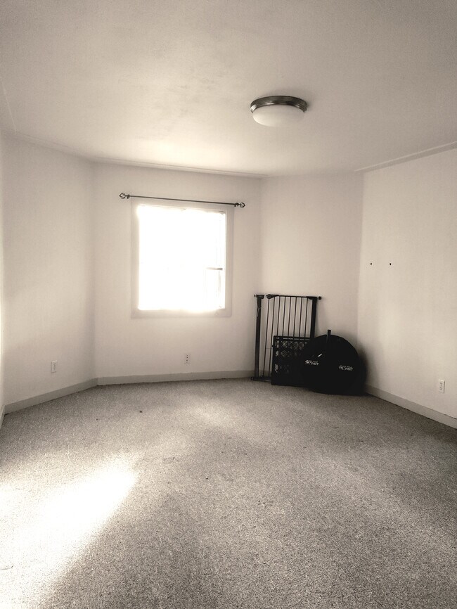 Building Photo - 1905 6th St