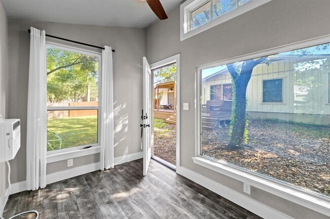 Building Photo - 5512 Delwood Dr