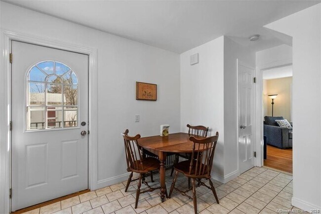 Building Photo - 21 Lilac Ave