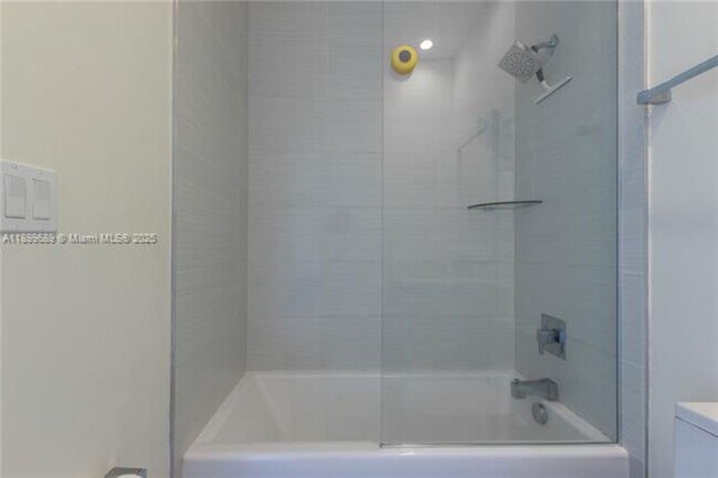 Building Photo - 10245 NW 63rd Terrace