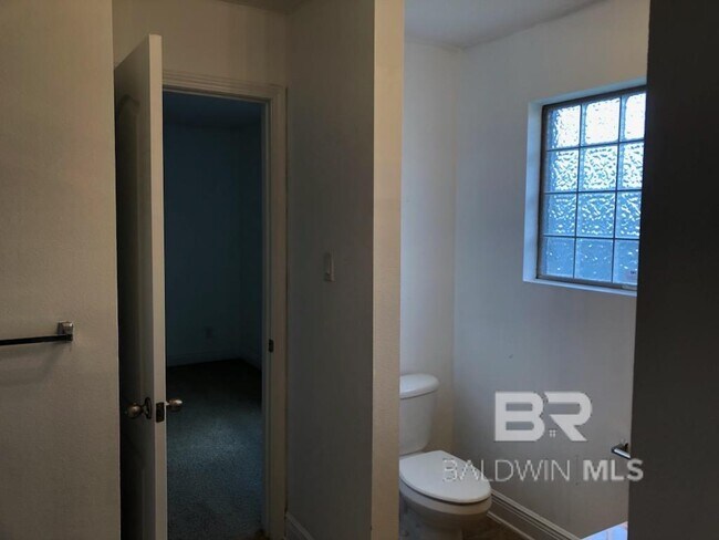 Building Photo - 9286 Ottawa Dr