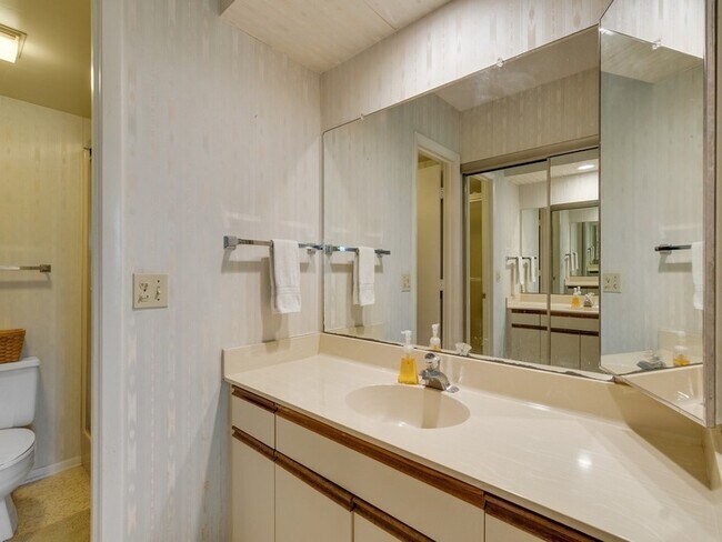 Building Photo - 27 Plantation Dr