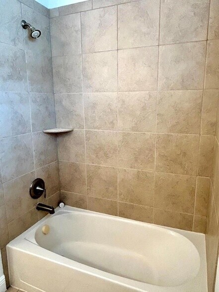 Building Photo - 2024 Foxtail View Ct