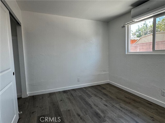 Building Photo - 4563 Bridgeview Ave