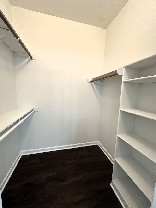 Building Photo - 224 Hanover Pl