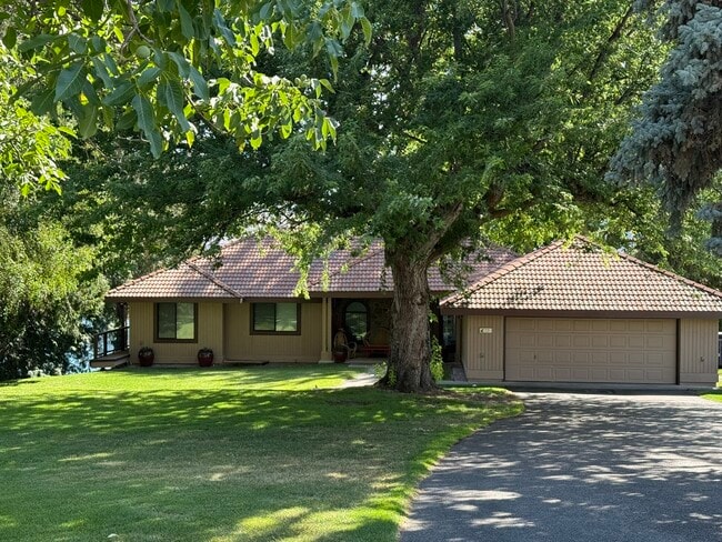 Primary Photo - 73 Bella Ln