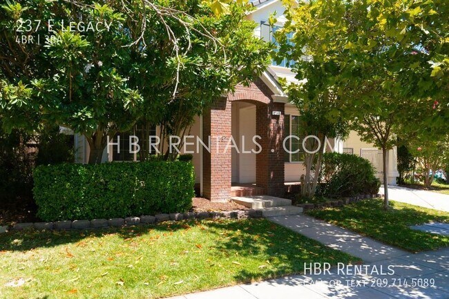 Building Photo - WICKLUND Village 4 Bedroom Home - Gated Dr...