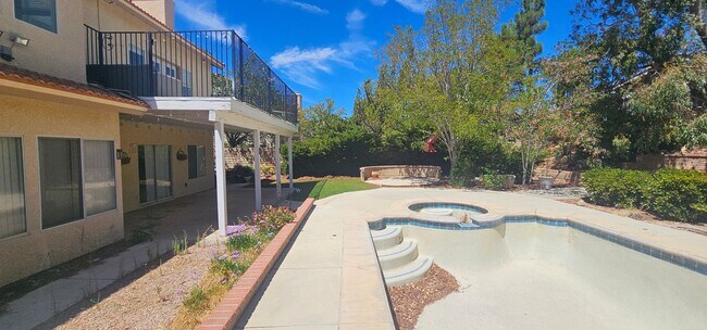 Building Photo - 7229 Ojai Dr