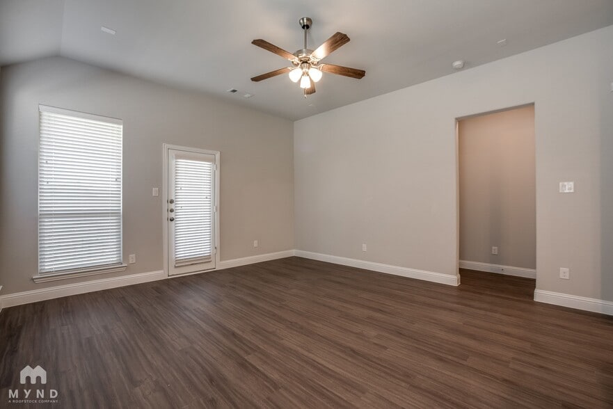 Building Photo - 101 Knight of Realm Blvd