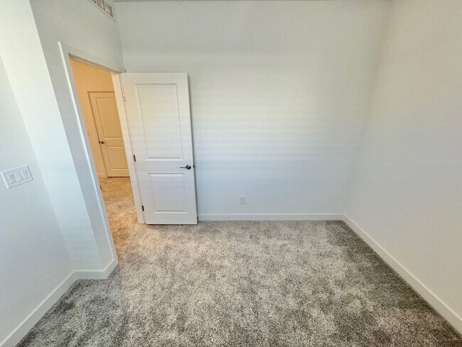 Building Photo - MOVE IN SPECIAL WITH THIS BEAUTIFUL BRAND NEW HOME: 3-BEDROOM HOME IN SUMMERLIN RESIDENCE