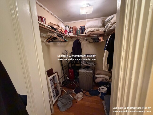 Building Photo - 169 Beacon St