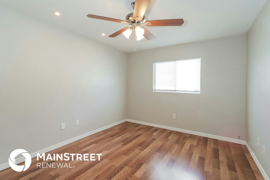 Building Photo - 2423 Dongola St