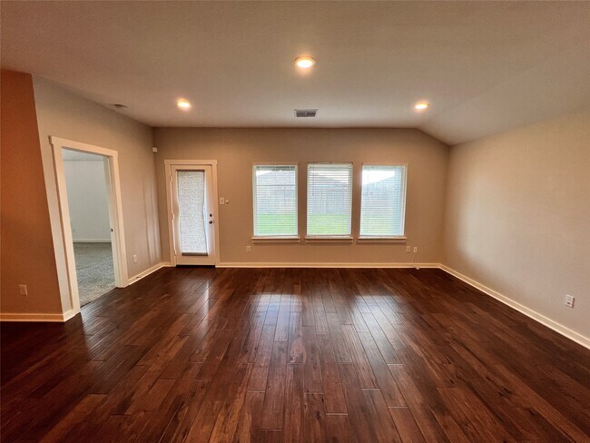 Building Photo - 1607 Barrows Ln