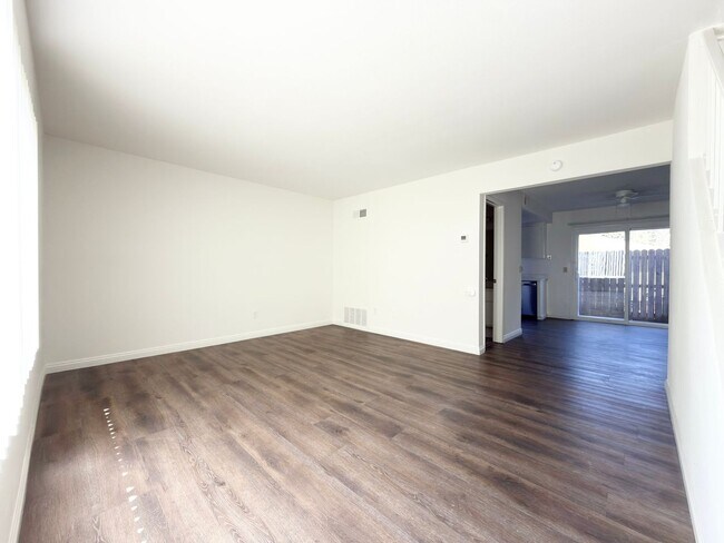 Building Photo - 2140 Via Camino Verde