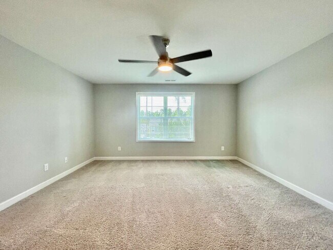 Building Photo - Spacious 4 Bedroom, 2 And A Half Bath Nest In Anderson Creek Crossing!