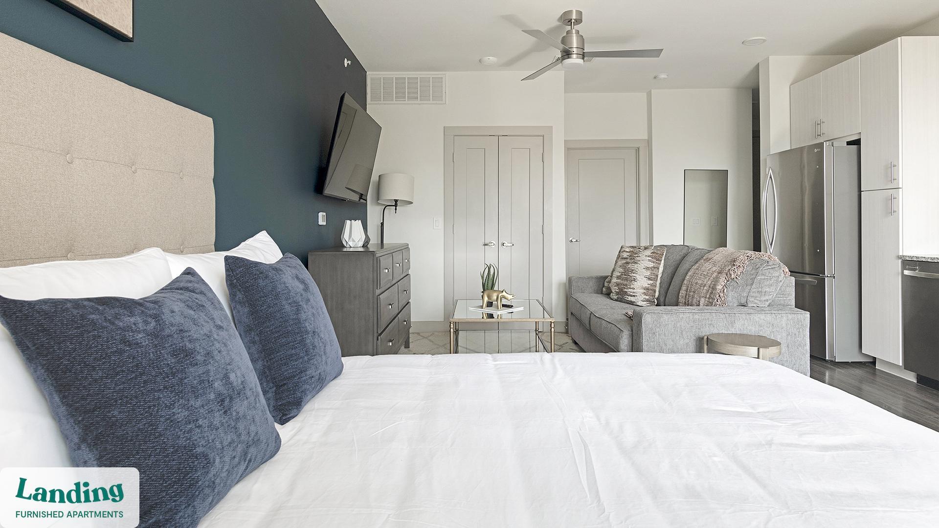 Building Photo - 3383 Cedarplaza Ln