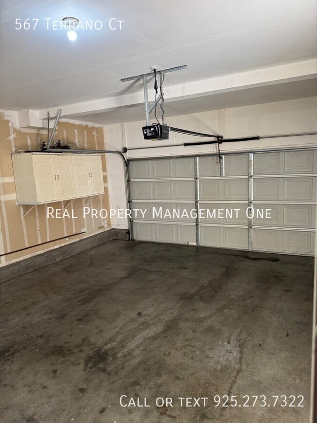 Building Photo - 567 Terrano Ct