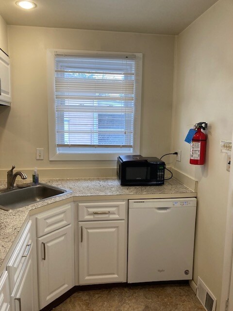 Building Photo - 119 Lawnside Ave