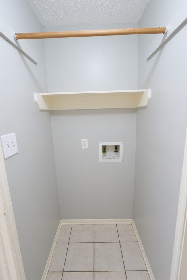 Building Photo - 17427 Hamilwood Dr