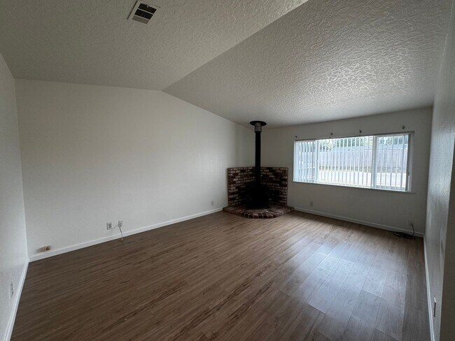 Building Photo - 3525 Tracey Ct