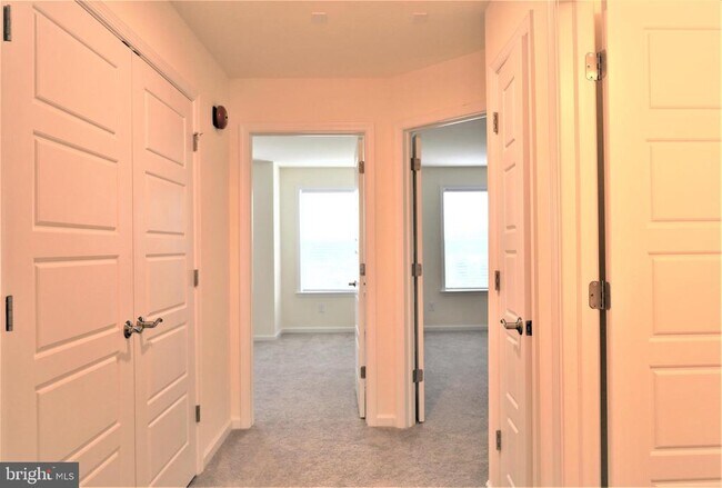 Building Photo - 61 Becker Dr