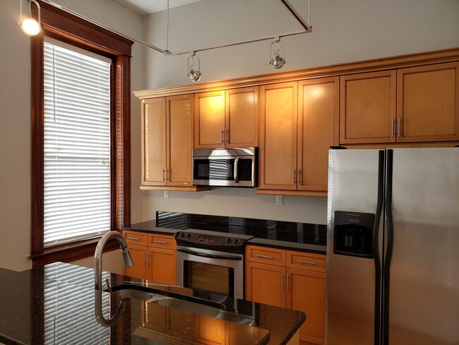 Building Photo - 2 BR/ 2BA Condo in Downtown Tampa