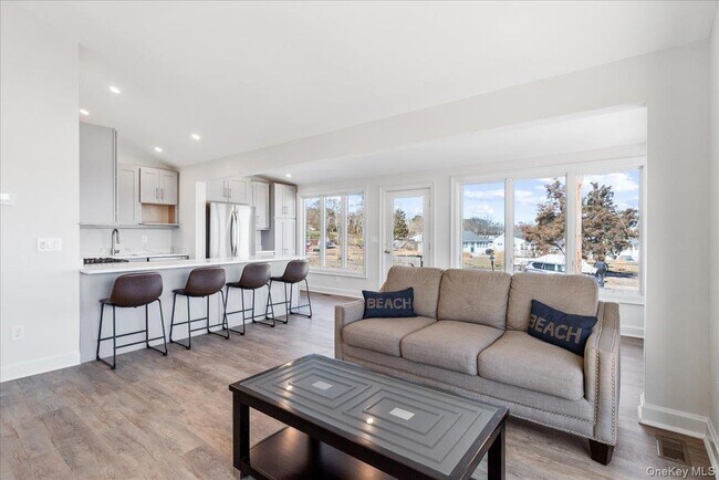 Building Photo - 73 W Tiana Rd