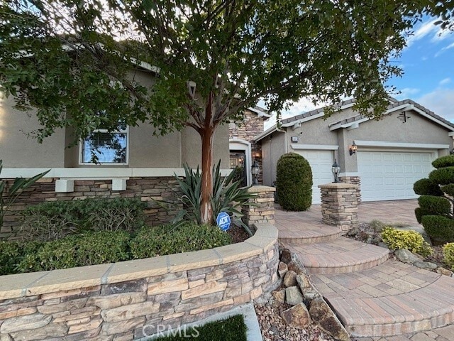 Building Photo - 483 Lyle Dr