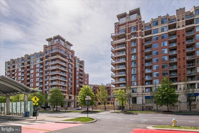 Building Photo - 3600 S Glebe Rd