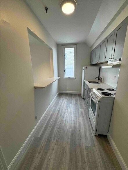 Primary Photo - 150 Beach 128th St