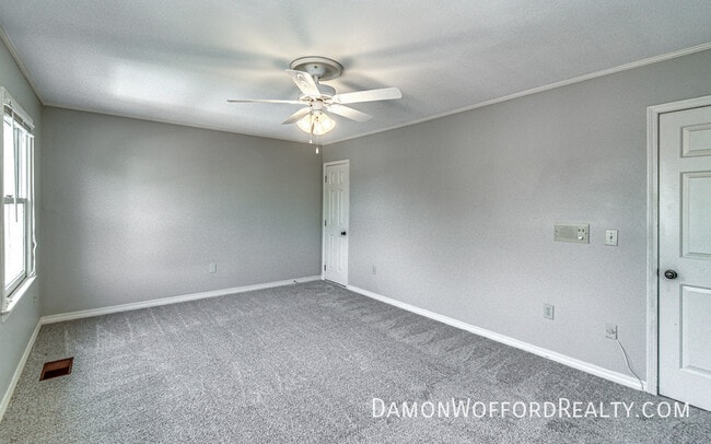 Building Photo - 1435 Roxbury Ct