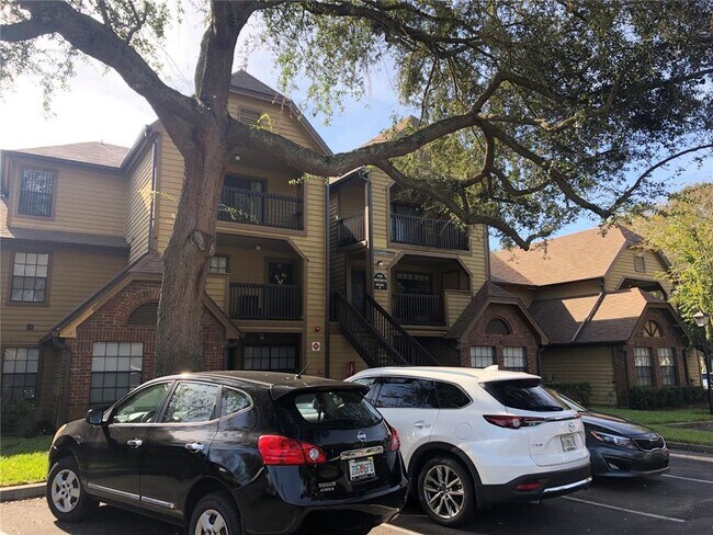 Building Photo - 420 Forestway Cir