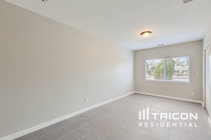 Building Photo - 3018 W Blackhawk Dr