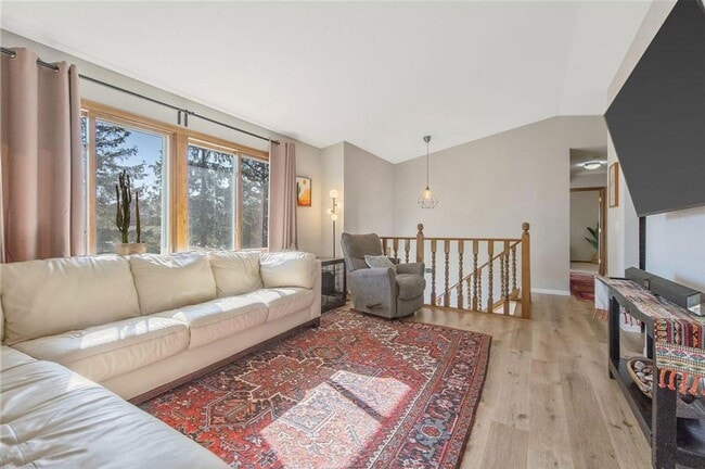 Building Photo - 3 Bed/2 Bath Townhome - Available Sept 1st!