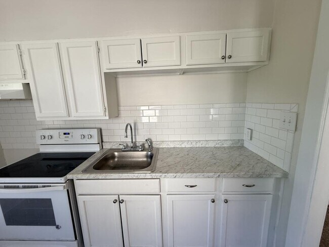 Building Photo - 322 Taylor Ave