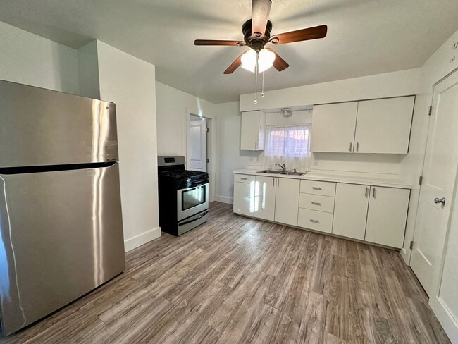 Building Photo - 8 Cord St