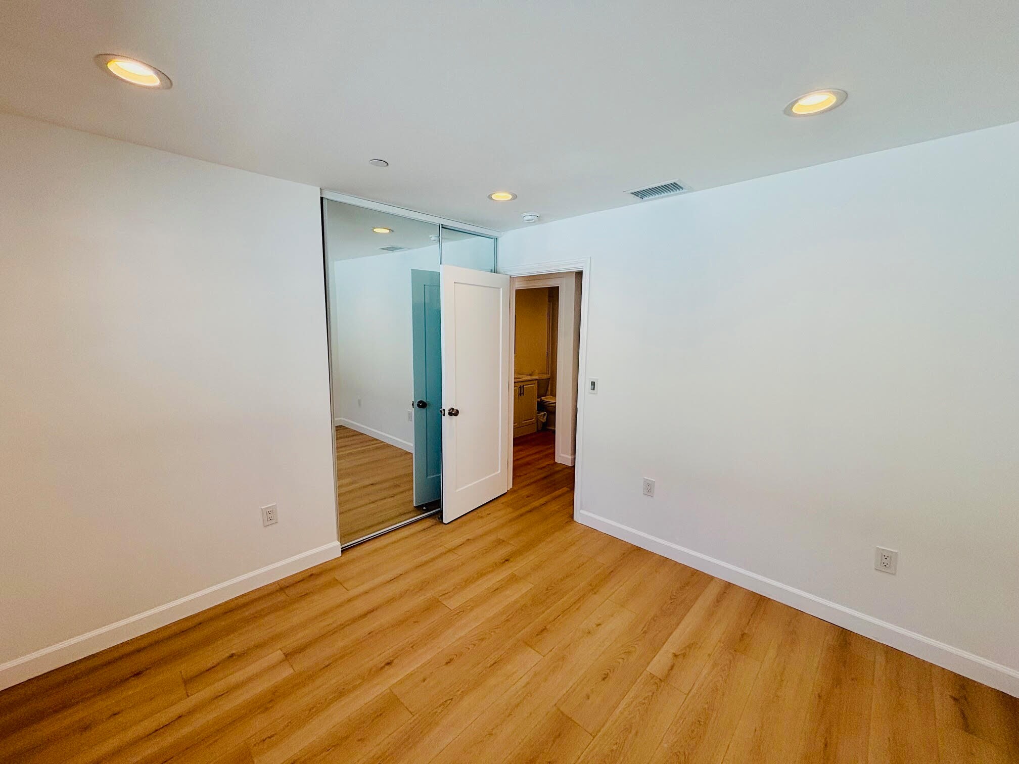 Building Photo - 14758 Lemay St