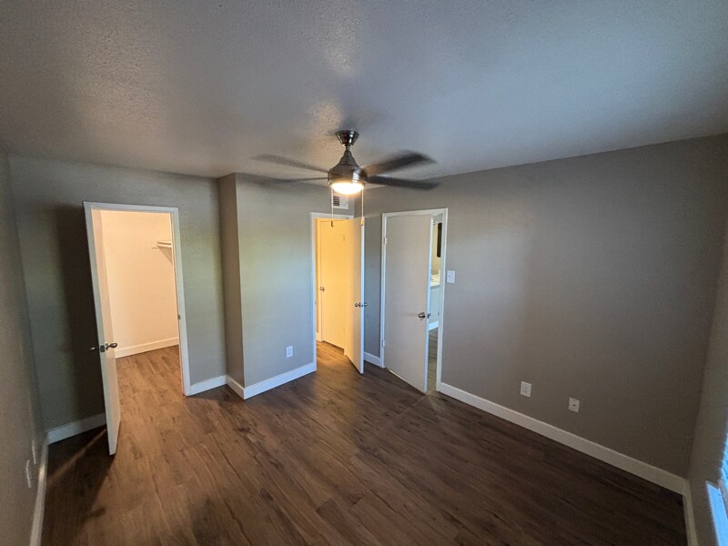 Building Photo - 1400 Clarewood Dr