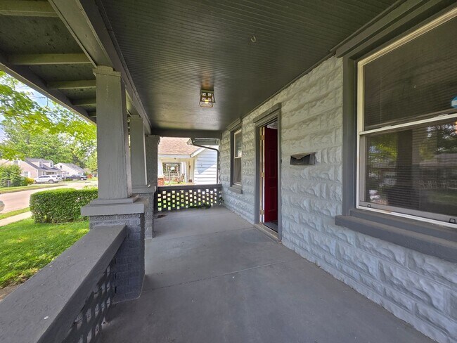 Building Photo - 2832 Rushland Dr