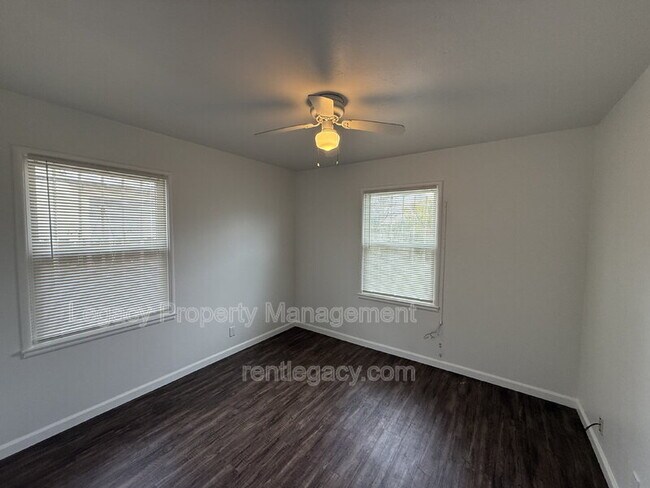 Building Photo - 5657 Bonniemae Way