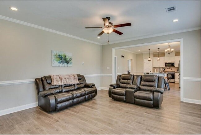 Building Photo - 3651 Kearsley St