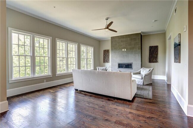 Building Photo - 12600 Marstrow Dr