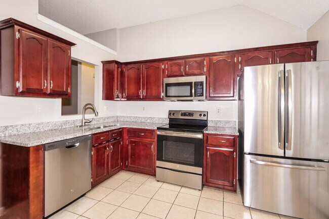 Building Photo - 8445 Clubview Dr