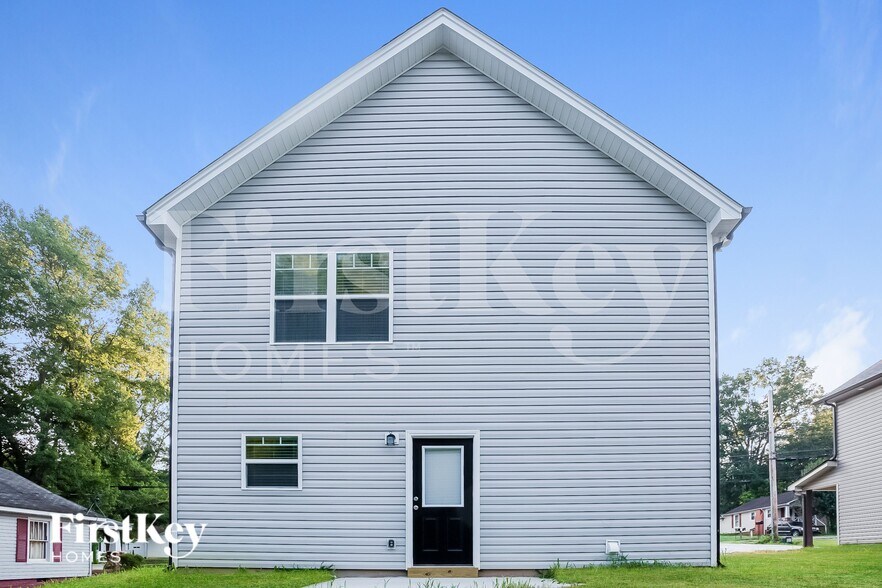 Building Photo - 1009 W A St
