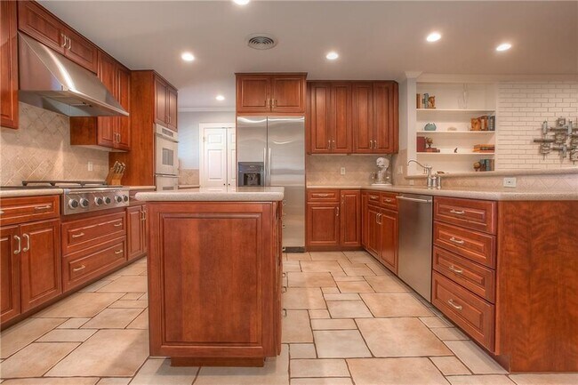Building Photo - Beautiful Home in Tanglewood