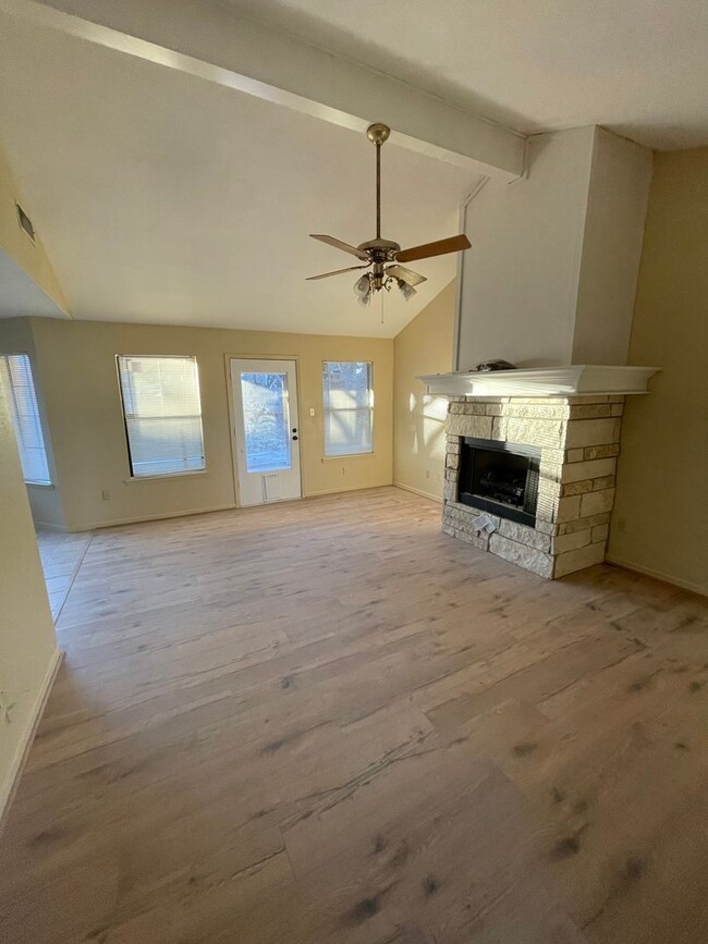 Building Photo - Fully remodeled 3 bedroom home in Wylie!!