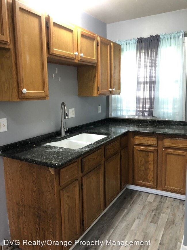 Building Photo - 3 br, 1.5 bath House - 2866 Pinkney St