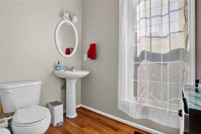 Building Photo - 2331 Towneheights Terrace SE